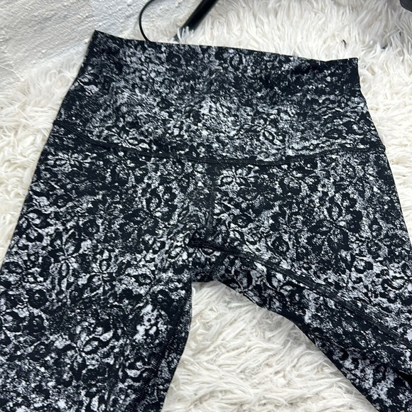Lululemon Wunder Under Crop *Scallop 24" Achromatize Ice - Picture 2 of 5